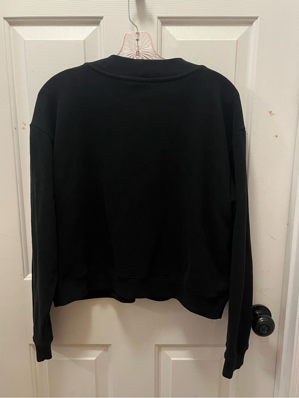 💞 EUC Vuori Sedona V-Neck Cropped Sweatshirt - Black - Sz Medium - Picture 3 of 9